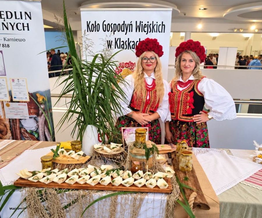 Nadnarwiański okoń, dworska szynka, orzechówka i drobiowy mus. Produkty z Mazowsza wyróżnione Perłą